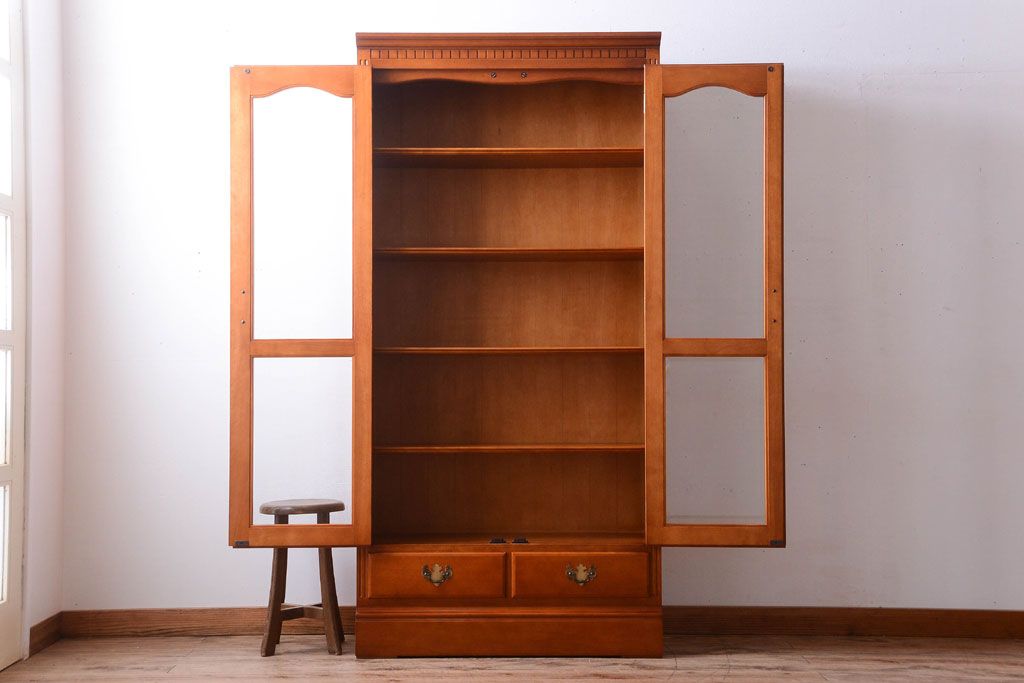 中古　横浜クラシック家具　ダニエル　高級品!収納棚(キャビネット)(1)(定価約50万円)