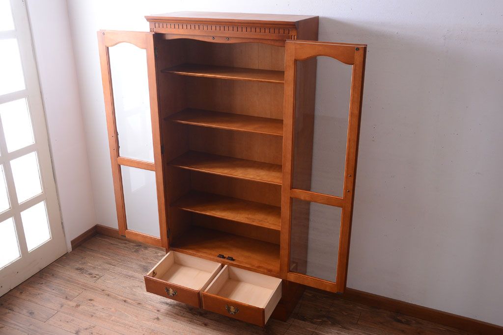 中古　横浜クラシック家具　ダニエル　高級品!収納棚(キャビネット)(1)(定価約50万円)