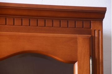 中古　横浜クラシック家具　ダニエル　高級品!収納棚(キャビネット)(1)(定価約50万円)