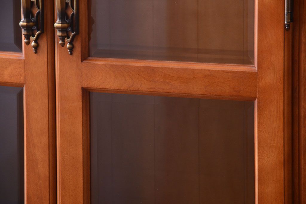 中古　横浜クラシック家具　ダニエル　高級品!収納棚(キャビネット)(1)(定価約50万円)