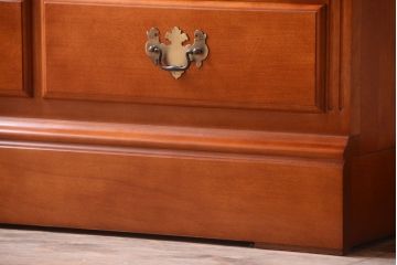 中古　横浜クラシック家具　ダニエル　高級品!収納棚(キャビネット)(1)(定価約50万円)