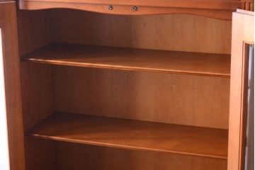 中古　横浜クラシック家具　ダニエル　高級品!収納棚(キャビネット)(1)(定価約50万円)