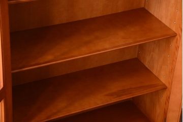 中古　横浜クラシック家具　ダニエル　高級品!収納棚(キャビネット)(1)(定価約50万円)