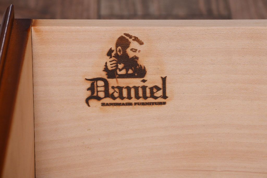 中古　横浜クラシック家具　ダニエル　高級品!収納棚(キャビネット)(1)(定価約50万円)