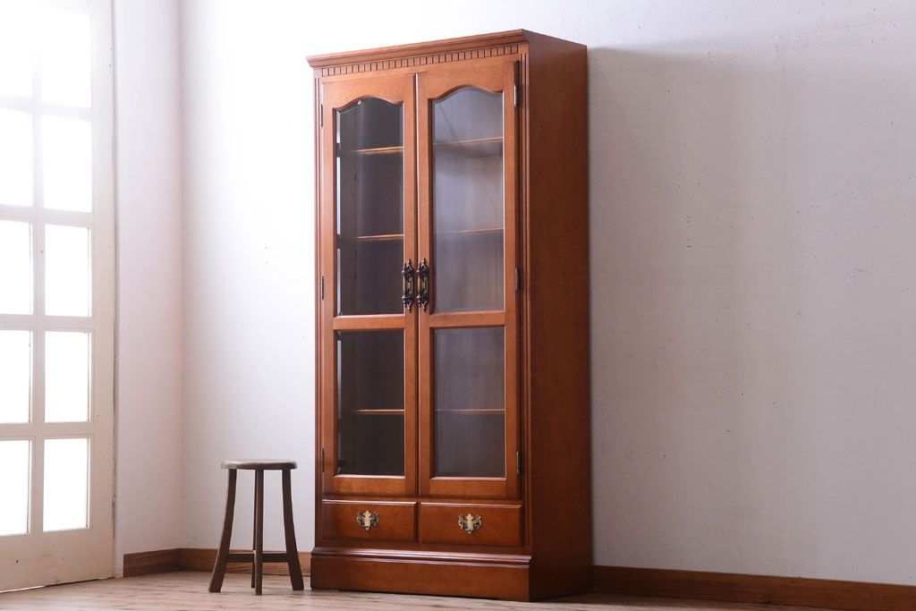 中古　横浜クラシック家具　ダニエル　高級品!収納棚(キャビネット)(2)(定価約50万円)