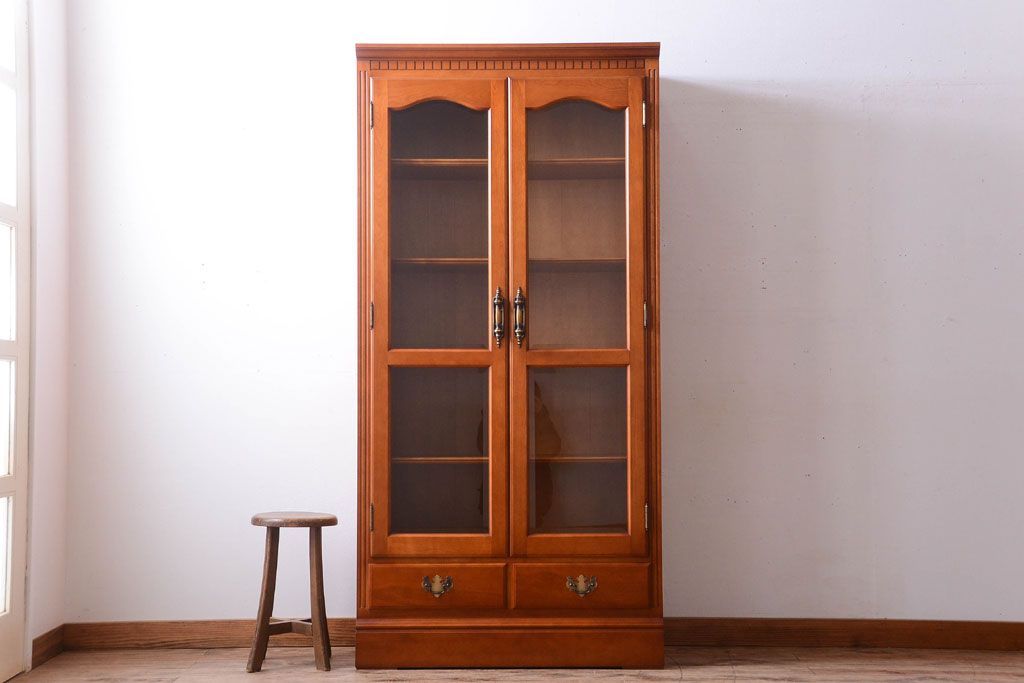 中古　横浜クラシック家具　ダニエル　高級品!収納棚(キャビネット)(2)(定価約50万円)