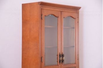中古　横浜クラシック家具　ダニエル　高級品!収納棚(キャビネット)(2)(定価約50万円)