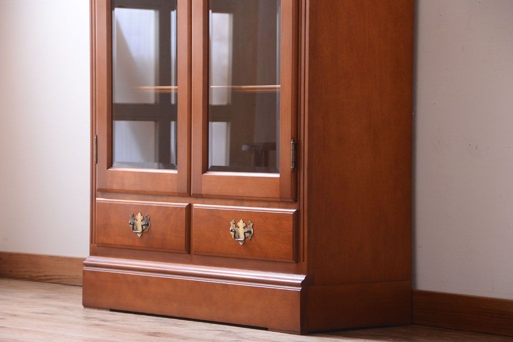 中古　横浜クラシック家具　ダニエル　高級品!収納棚(キャビネット)(2)(定価約50万円)