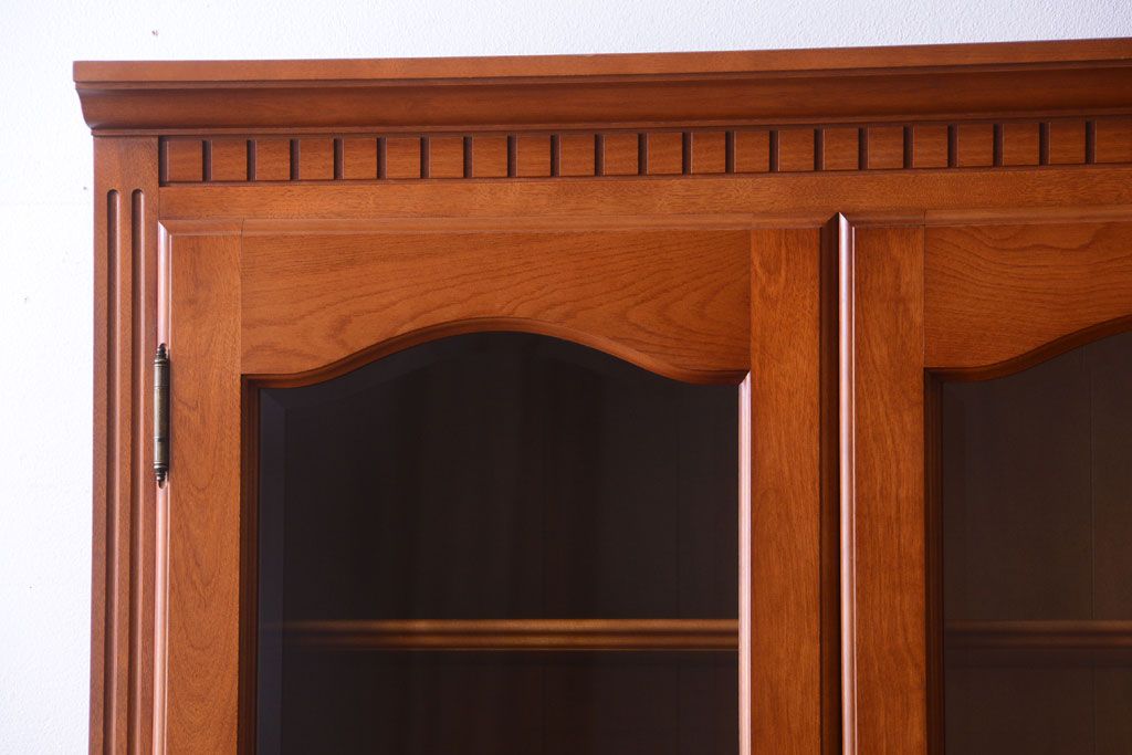 中古　横浜クラシック家具　ダニエル　高級品!収納棚(キャビネット)(2)(定価約50万円)