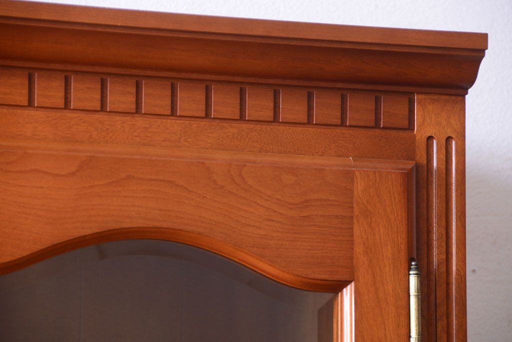 中古　横浜クラシック家具　ダニエル　高級品!収納棚(キャビネット)(2)(定価約50万円)