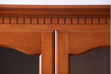 中古　横浜クラシック家具　ダニエル　高級品!収納棚(キャビネット)(2)(定価約50万円)