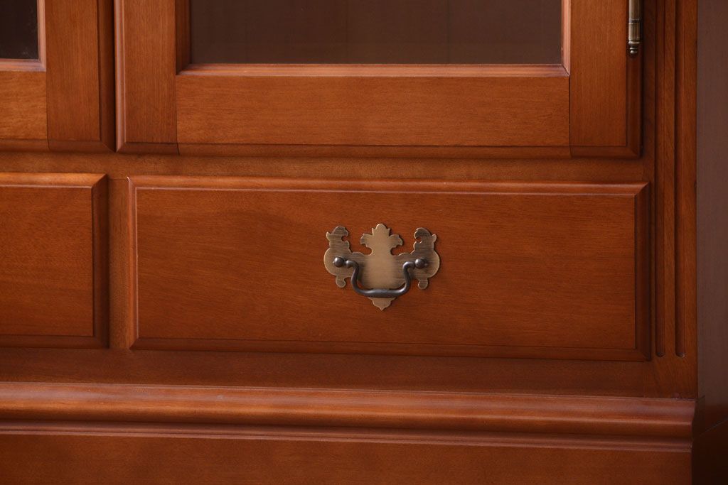 中古　横浜クラシック家具　ダニエル　高級品!収納棚(キャビネット)(2)(定価約50万円)