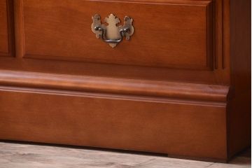 中古　横浜クラシック家具　ダニエル　高級品!収納棚(キャビネット)(2)(定価約50万円)