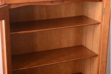 中古　横浜クラシック家具　ダニエル　高級品!収納棚(キャビネット)(2)(定価約50万円)