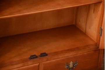 中古　横浜クラシック家具　ダニエル　高級品!収納棚(キャビネット)(2)(定価約50万円)