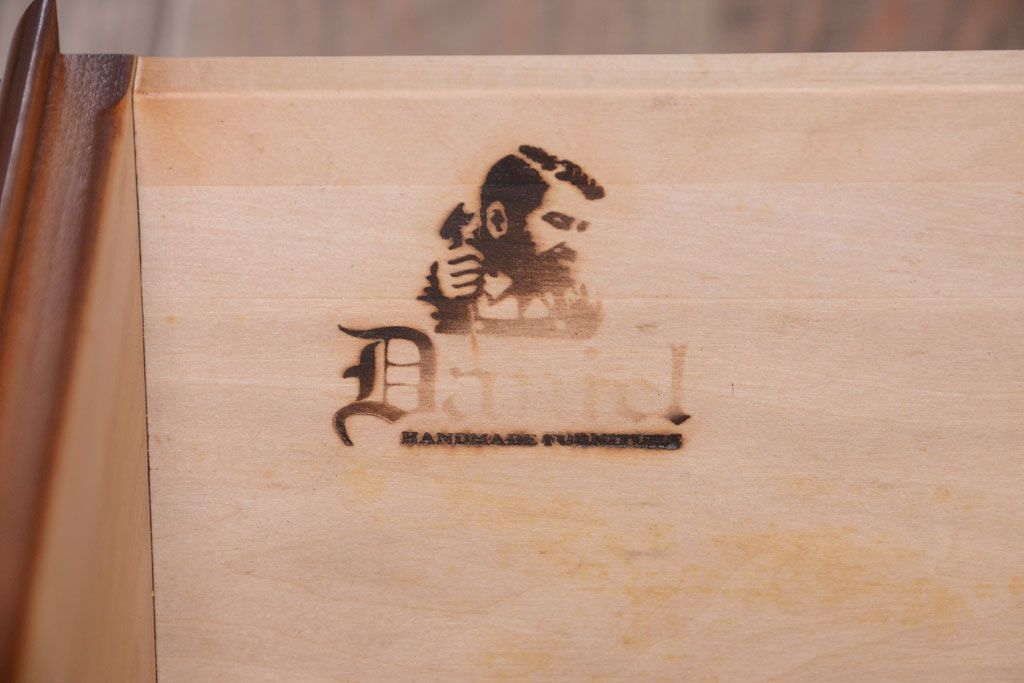 中古　横浜クラシック家具　ダニエル　高級品!収納棚(キャビネット)(2)(定価約50万円)