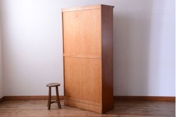 中古　横浜クラシック家具　ダニエル　高級品!収納棚(キャビネット)(2)(定価約50万円)