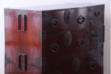 アンティーク家具　古民具・骨董　明治〜大正期　前面栗材!二段重ねのアンティーク米沢箪笥(台輪付き)