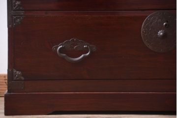 アンティーク家具　古民具・骨董　明治〜大正期　前面栗材!二段重ねのアンティーク米沢箪笥(台輪付き)