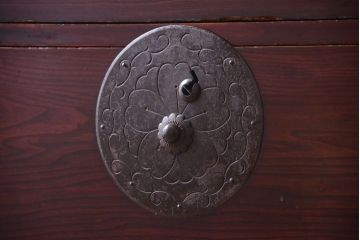 アンティーク家具　古民具・骨董　明治〜大正期　前面栗材!二段重ねのアンティーク米沢箪笥(台輪付き)