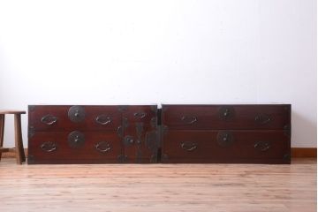 アンティーク家具　古民具・骨董　明治〜大正期　前面栗材!二段重ねのアンティーク米沢箪笥(台輪付き)