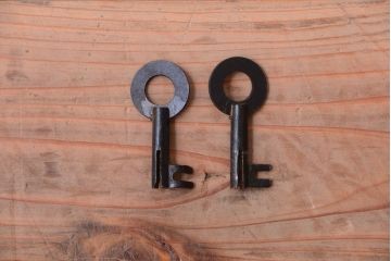 アンティーク家具　古民具・骨董　明治〜大正期　前面栗材!二段重ねのアンティーク米沢箪笥(台輪付き)
