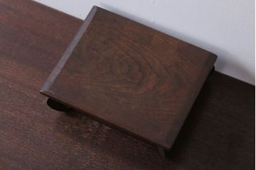 アンティーク雑貨　和製アンティーク　古い木製の小さな花台(飾り台)