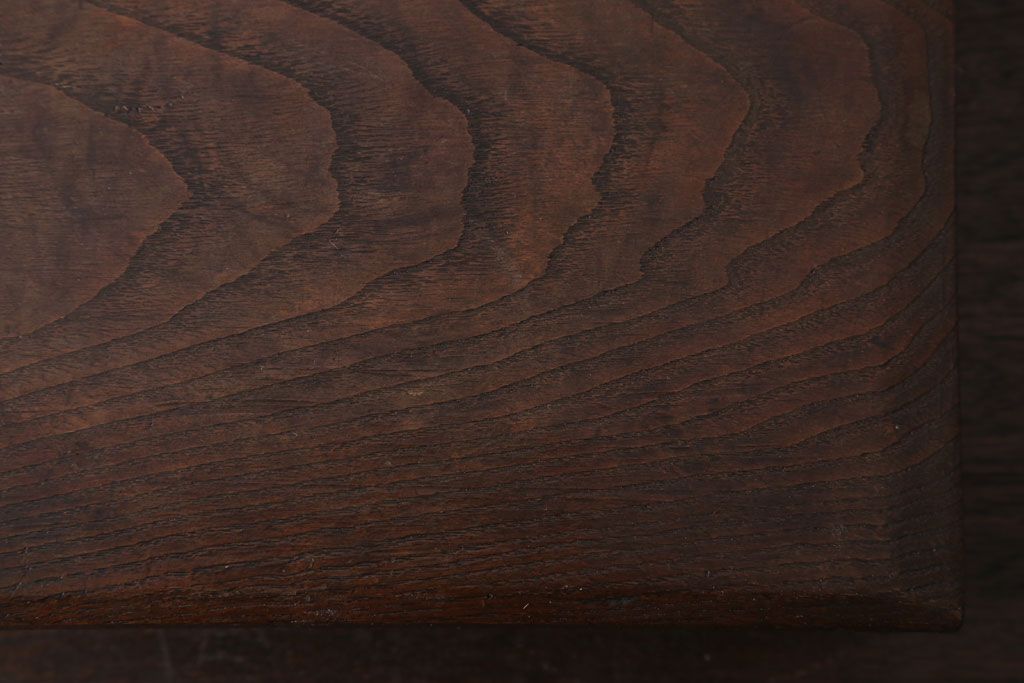 アンティーク雑貨　和製アンティーク　古い木製の小さな花台(飾り台)