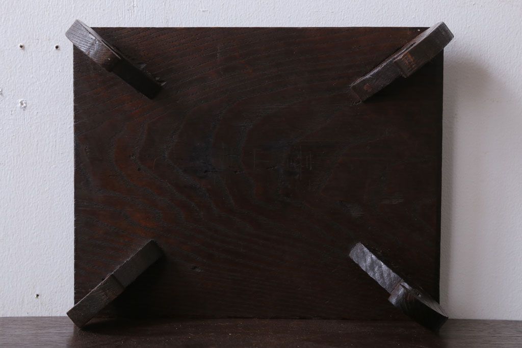 アンティーク雑貨　和製アンティーク　古い木製の小さな花台(飾り台)