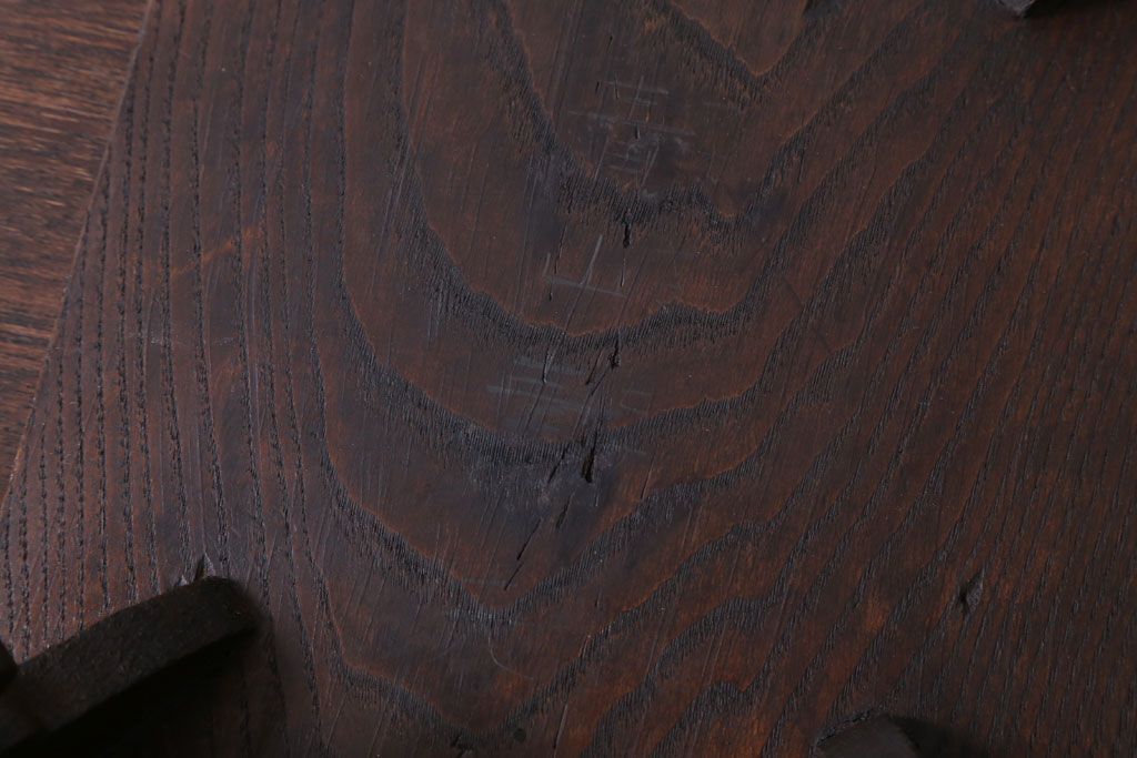 アンティーク雑貨　和製アンティーク　古い木製の小さな花台(飾り台)