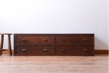 アンティーク家具　和製アンティーク　前面欅材!框が重厚な時代箪笥ローボード(引き出し・ローチェスト)(1)