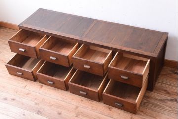 アンティーク家具　和製アンティーク　前面欅材!框が重厚な時代箪笥ローボード(引き出し・ローチェスト)(2)