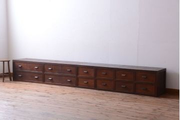 アンティーク家具　和製アンティーク　前面欅材!框が重厚な時代箪笥ローボード(引き出し・ローチェスト)(2)