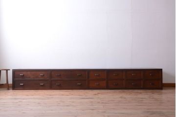 アンティーク家具　和製アンティーク　前面欅材!框が重厚な時代箪笥ローボード(引き出し・ローチェスト)(2)