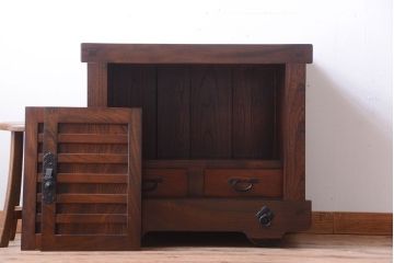 中古　民芸家具　総欅材!重厚な車箪笥(帳場箪笥)