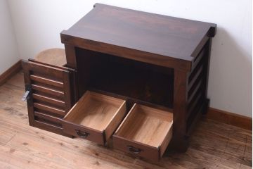 中古　民芸家具　総欅材!重厚な車箪笥(帳場箪笥)