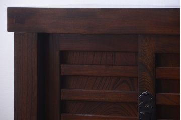 中古　民芸家具　総欅材!重厚な車箪笥(帳場箪笥)