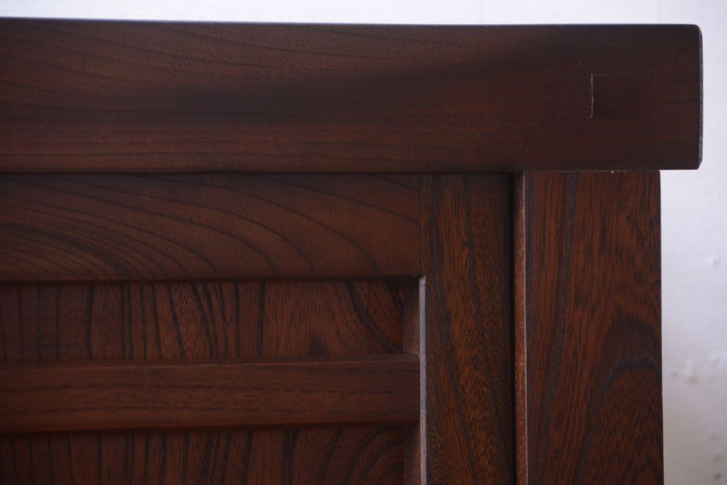 中古　民芸家具　総欅材!重厚な車箪笥(帳場箪笥)