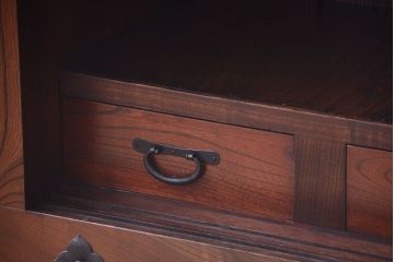 中古　民芸家具　総欅材!重厚な車箪笥(帳場箪笥)