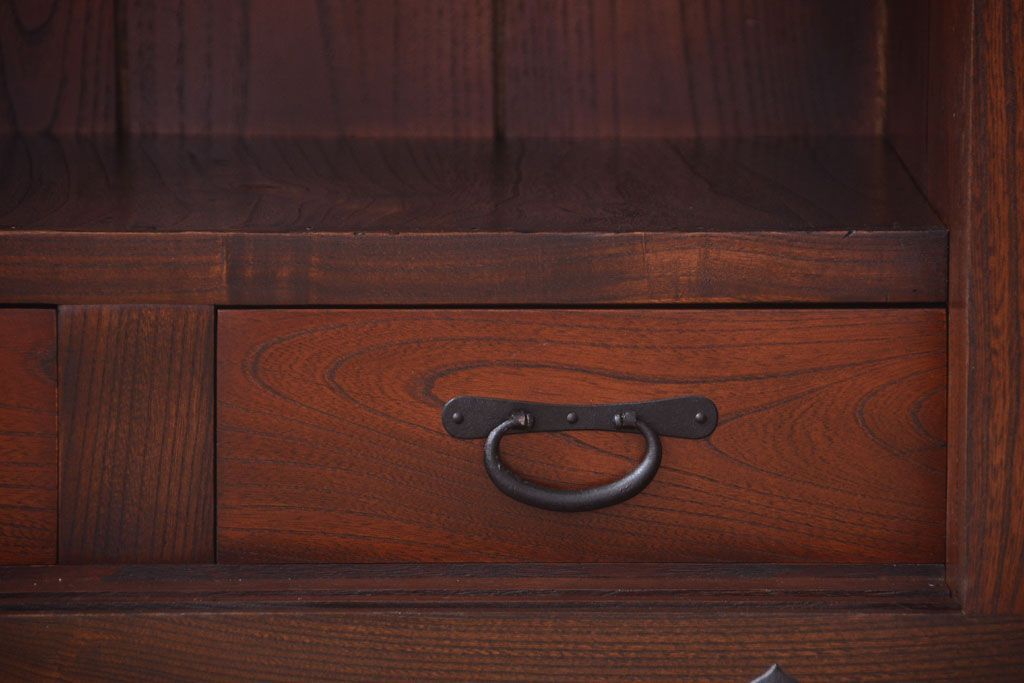 中古　民芸家具　総欅材!重厚な車箪笥(帳場箪笥)