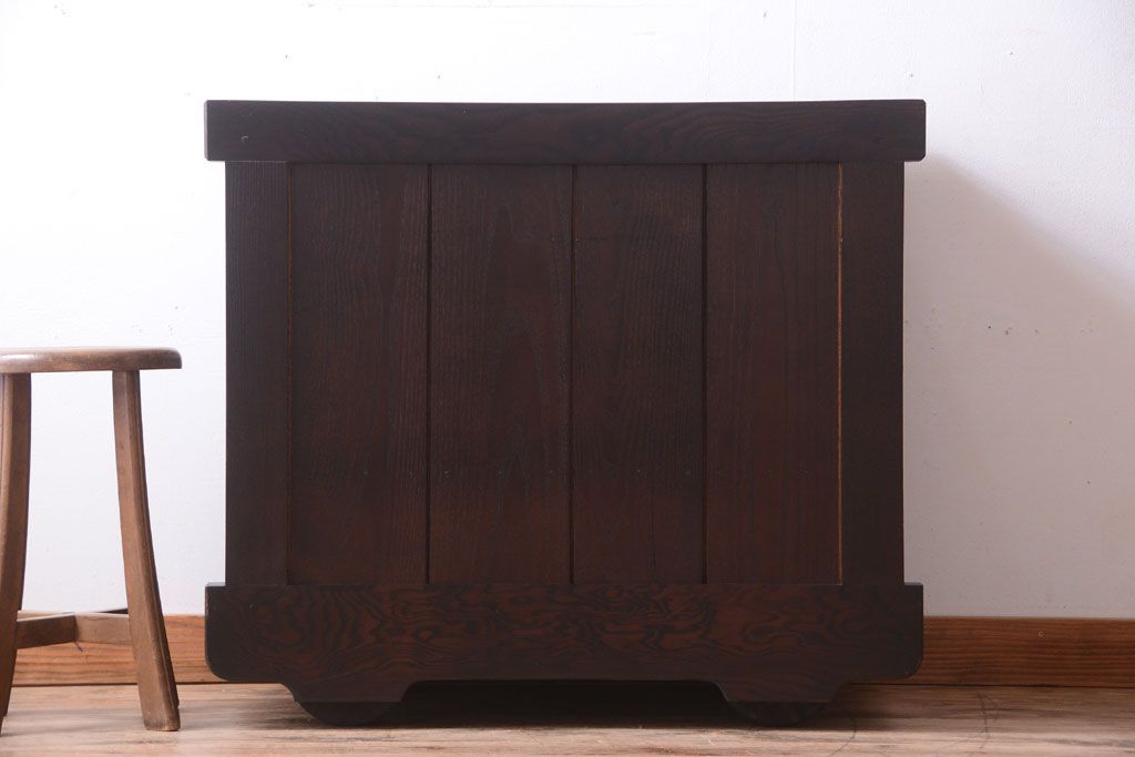 中古　民芸家具　総欅材!重厚な車箪笥(帳場箪笥)