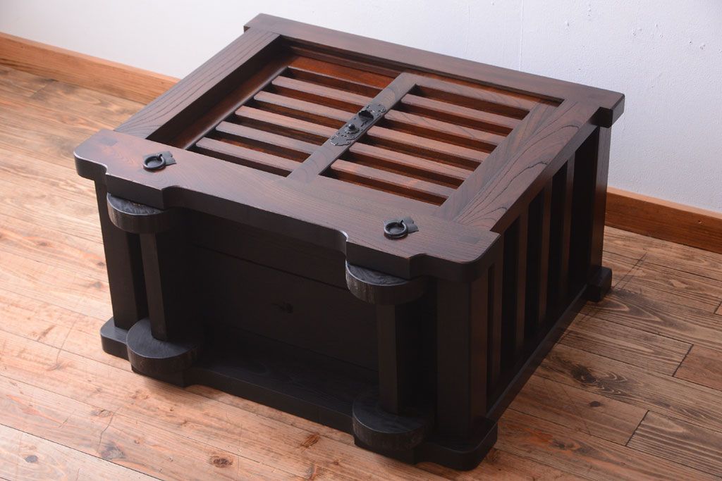 中古　民芸家具　総欅材!重厚な車箪笥(帳場箪笥)