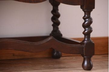 アンティーク家具　イギリスアンティーク　オーク材!ツイストレッグライティングビューロー(デスク)