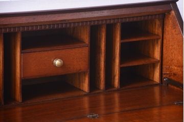アンティーク家具　イギリスアンティーク　オーク材!ツイストレッグライティングビューロー(デスク)
