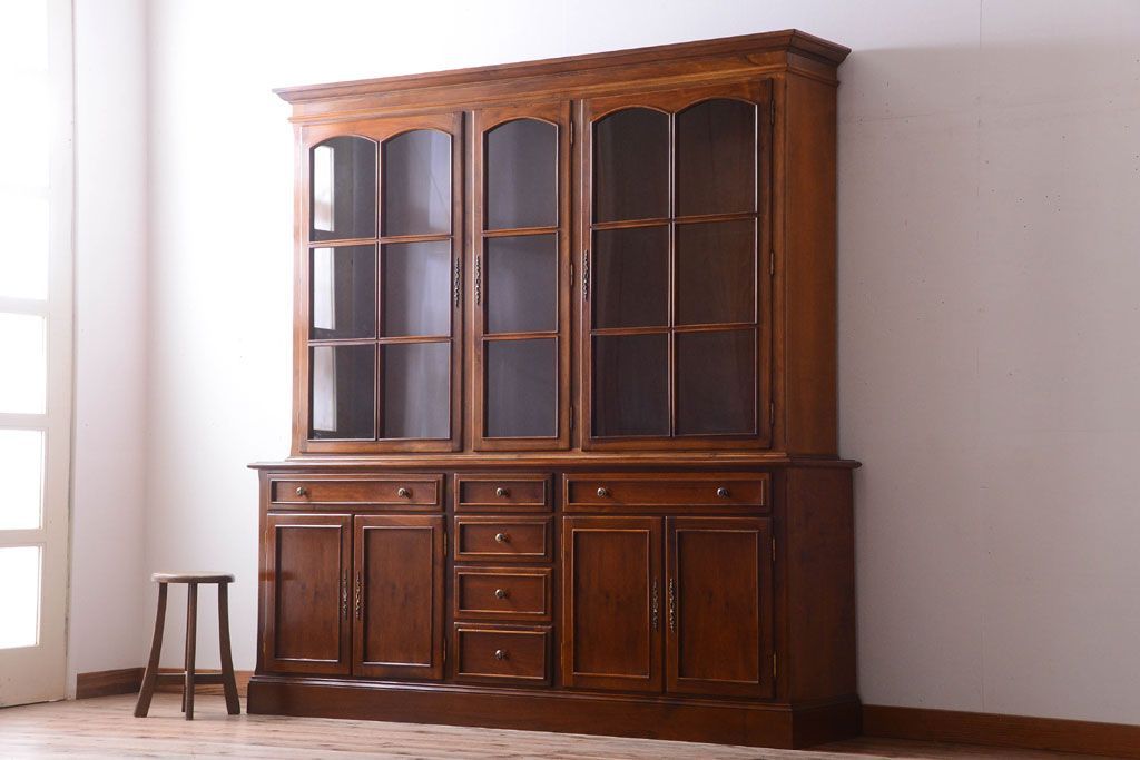 中古　VAROSA VALENTI(バロッサ バレンティ)　ライト付き特大キャビネット(カップボード)