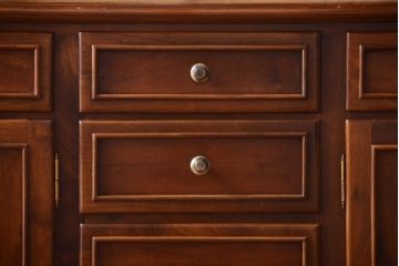 中古　VAROSA VALENTI(バロッサ バレンティ)　ライト付き特大キャビネット(カップボード)