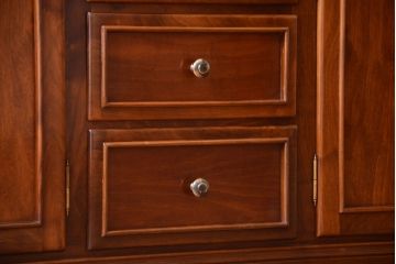 中古　VAROSA VALENTI(バロッサ バレンティ)　ライト付き特大キャビネット(カップボード)