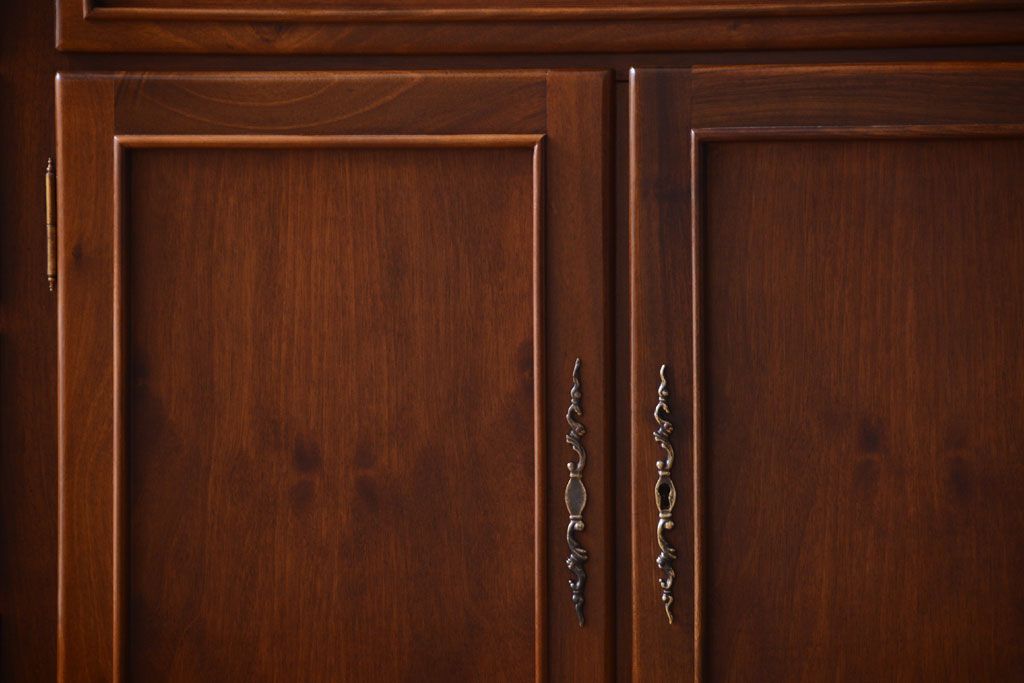 中古　VAROSA VALENTI(バロッサ バレンティ)　ライト付き特大キャビネット(カップボード)