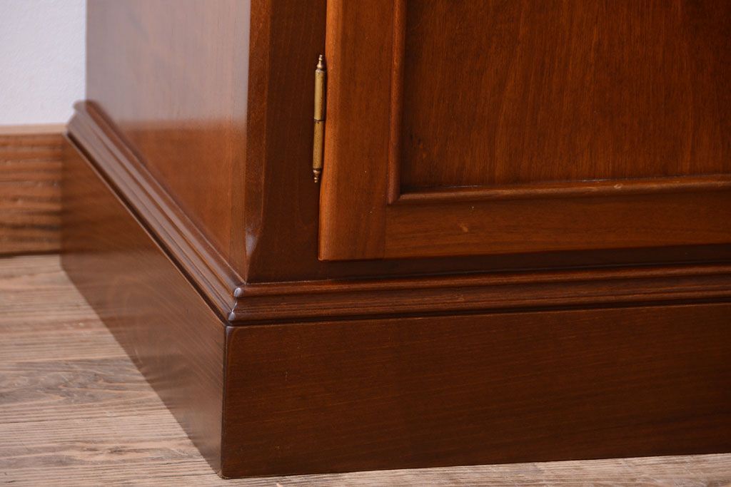 中古　VAROSA VALENTI(バロッサ バレンティ)　ライト付き特大キャビネット(カップボード)