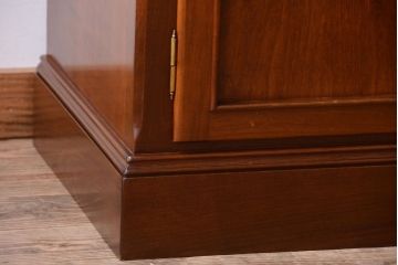 中古　VAROSA VALENTI(バロッサ バレンティ)　ライト付き特大キャビネット(カップボード)